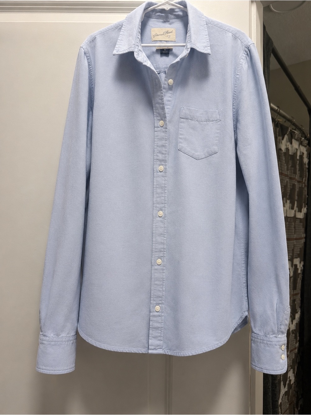 Universal Thread Light Blue Button-Down Shirt - Women's